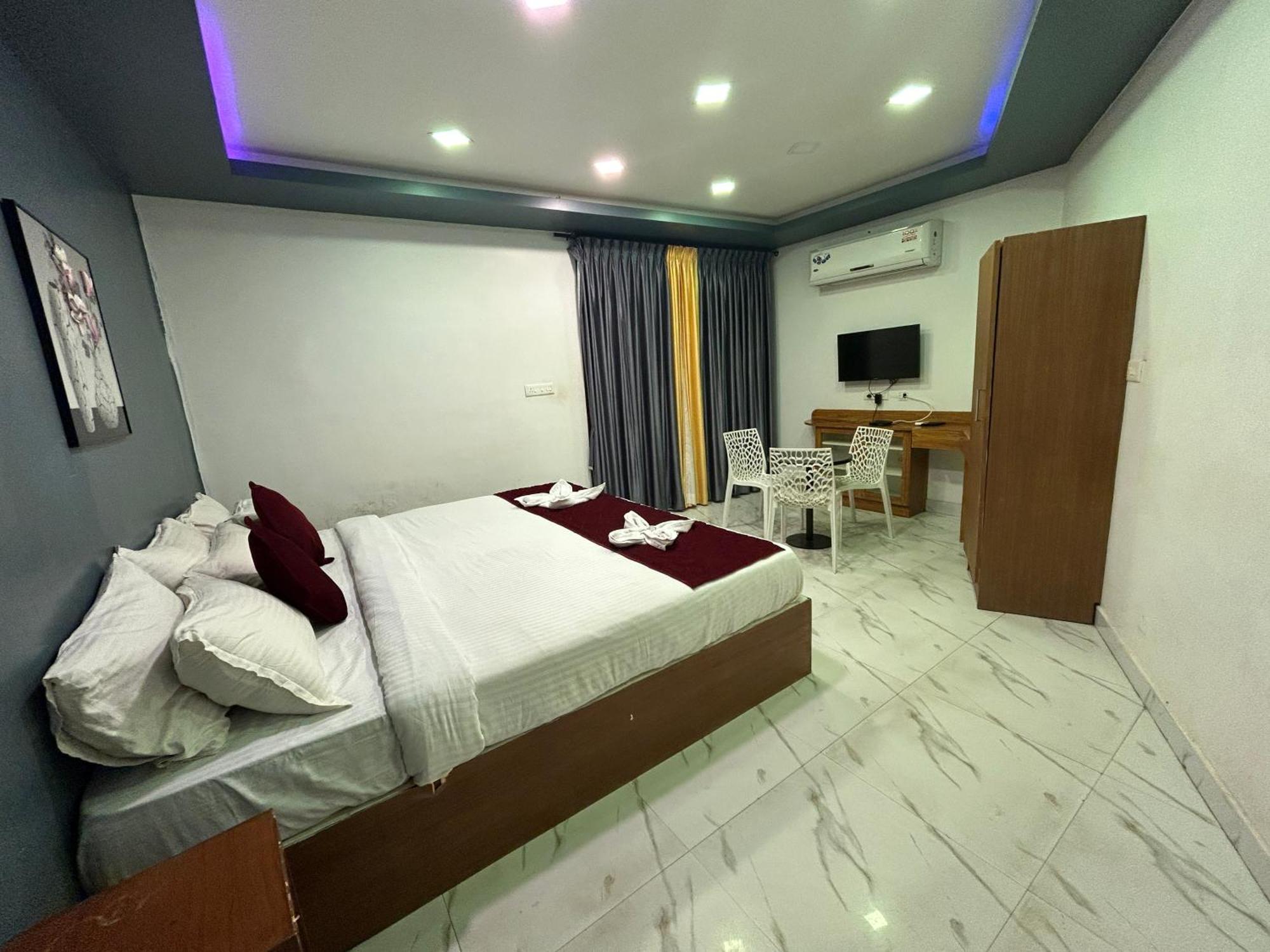 The Elite Beachview Puduccseri Kültér fotó