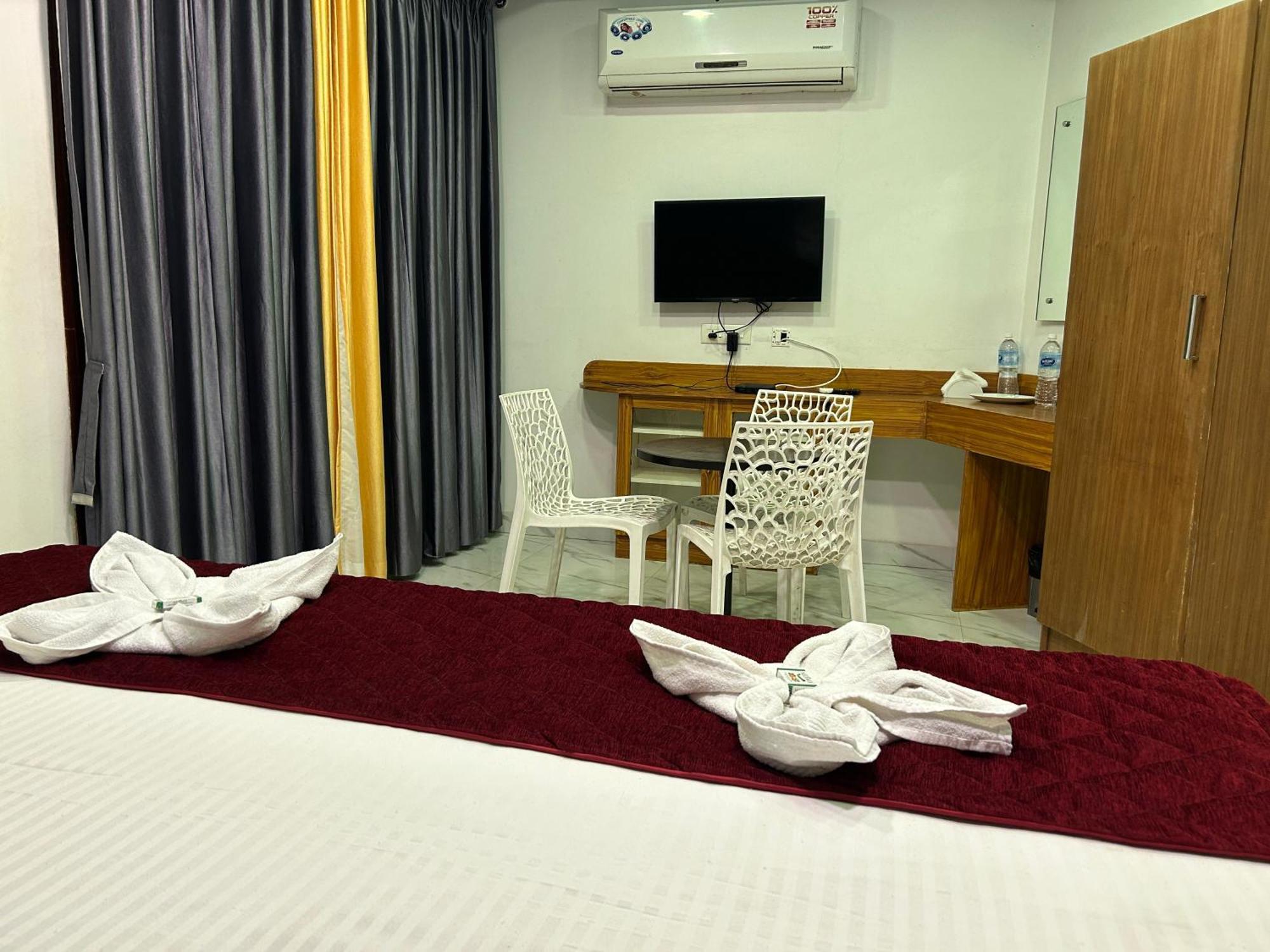 The Elite Beachview Puduccseri Kültér fotó